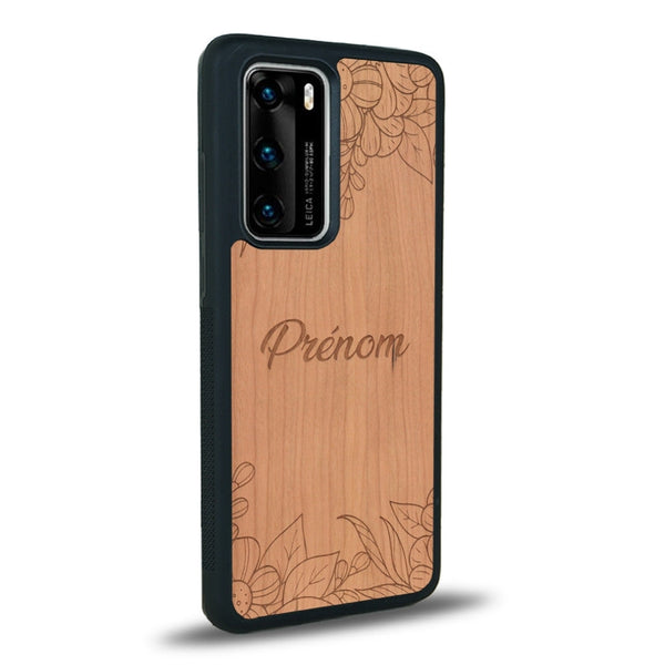 Coque de protection en bois véritable fabriquée en France pour Huawei P40 Pro sur le thème de la fête des mères avec un motif représentant des fleurs et des feuilles