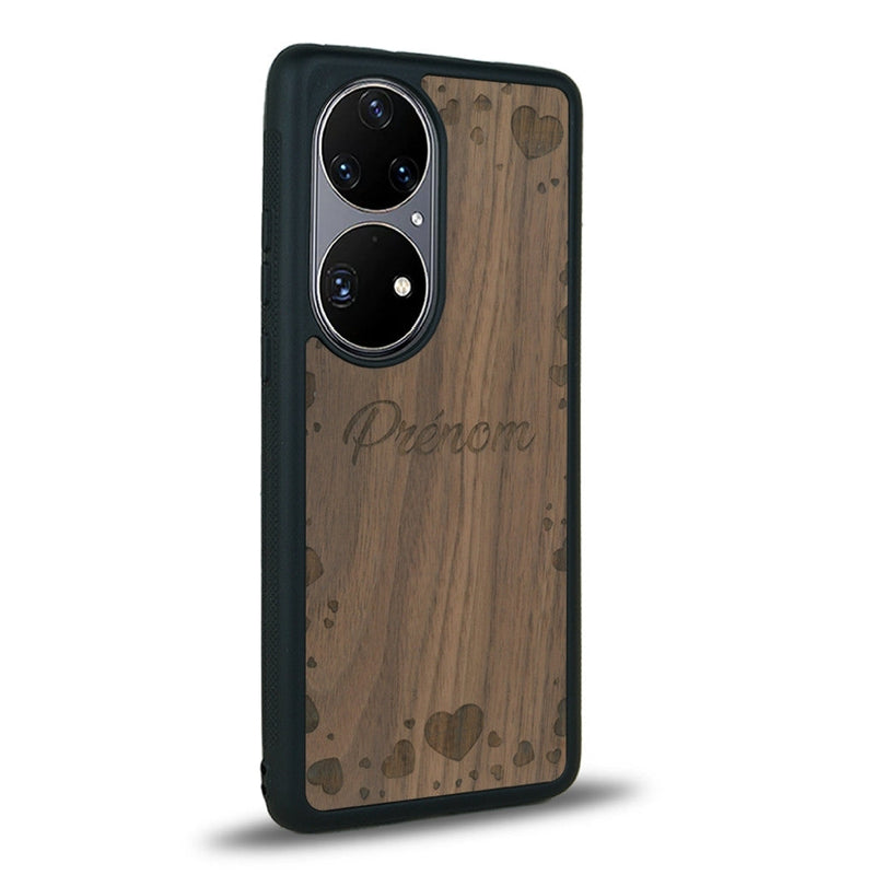 Coque de protection en bois véritable fabriquée en France pour Huawei P50 sur le thème de la fête des mères avec un motif représentant des coeurs et des feuilles