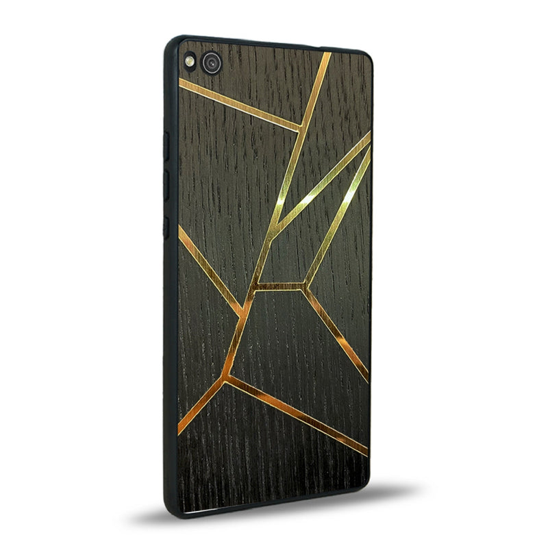 Coque de protection en bois véritable fabriquée en France pour Huawei P8 alliant plusieurs essences de bois pour représenter des fragments design