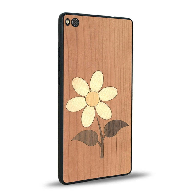 Coque de protection en bois véritable fabriquée en France pour Huawei P8 alliant plusieurs essences de bois pour représenter une marguerite