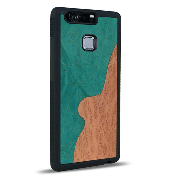 Coque de protection en bois véritable fabriquée en France pour Huawei P9 alliant plusieurs essences de bois pour représenter une plage paradisiaque