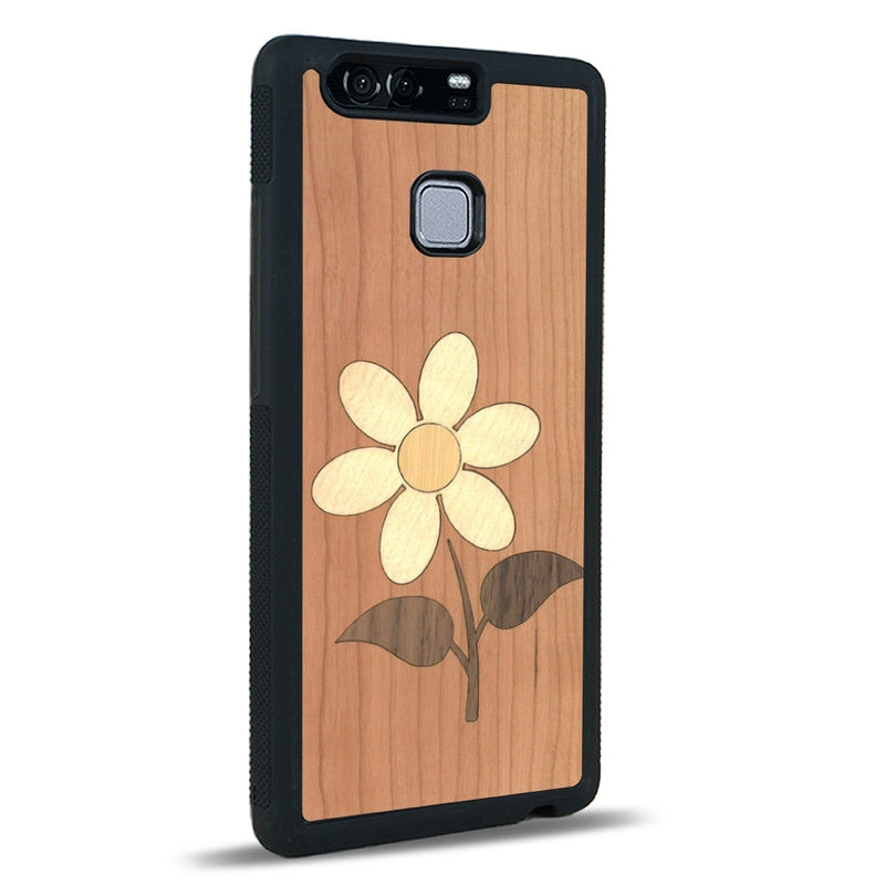 Coque de protection en bois véritable fabriquée en France pour Huawei P9 alliant plusieurs essences de bois pour représenter une marguerite