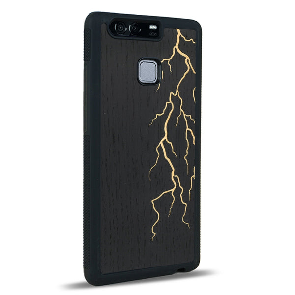 Coque de protection en bois véritable fabriquée en France pour Huawei P9 alliant plusieurs essences de bois pour représenter un éclair divin