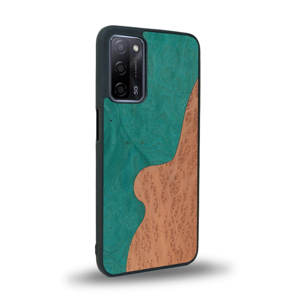 Coque de protection en bois véritable fabriquée en France pour Oppo A55 5G alliant plusieurs essences de bois pour représenter une plage paradisiaque