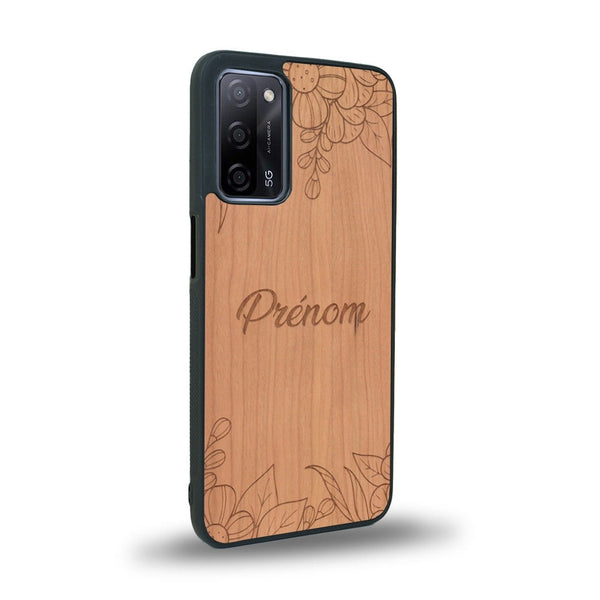 Coque de protection en bois véritable fabriquée en France pour Oppo A55 5G sur le thème de la fête des mères avec un motif représentant des fleurs et des feuilles