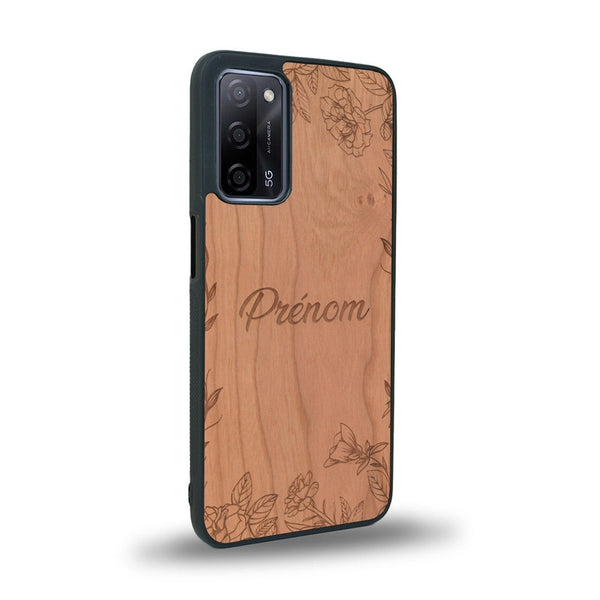 Coque de protection en bois véritable fabriquée en France pour Oppo A55 5G sur le thème de la fête des mères avec un motif représentant des fleurs et des feuilles