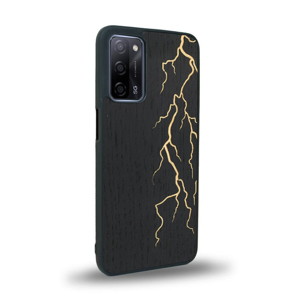 Coque de protection en bois véritable fabriquée en France pour Oppo A55 5G alliant plusieurs essences de bois pour représenter un éclair divin