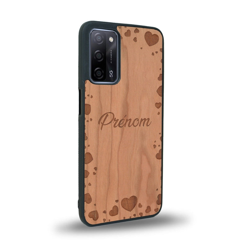 Coque de protection en bois véritable fabriquée en France pour Oppo A72 sur le thème de la fête des mères avec un motif représentant des coeurs et des feuilles