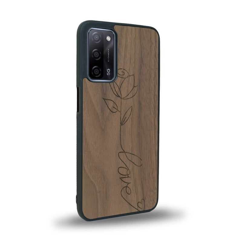 Coque de protection en bois véritable fabriquée en France pour Oppo A93 sur le thème de la fête des mères avec un motif représentant une fleur dont la tige forme le mot "love"