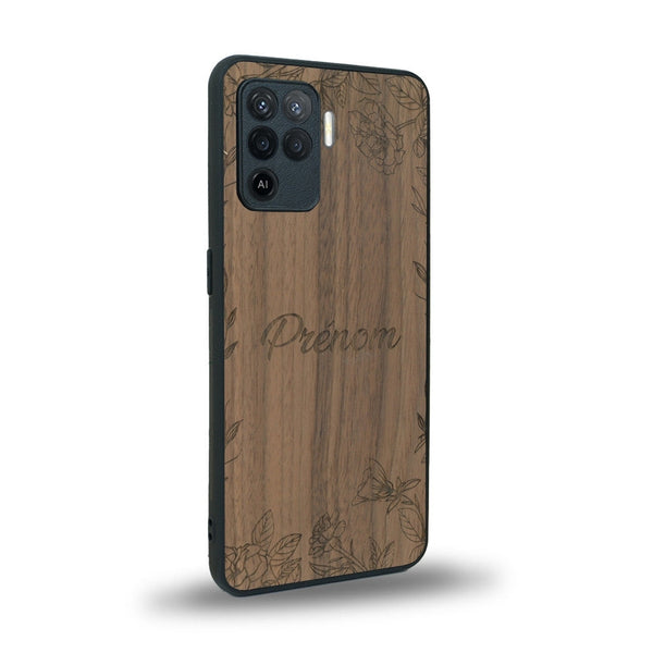 Coque de protection en bois véritable fabriquée en France pour Oppo A94 sur le thème de la fête des mères avec un motif représentant des fleurs et des feuilles