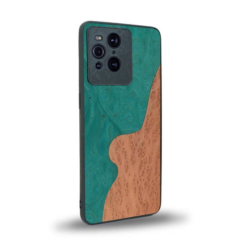 Coque de protection en bois véritable fabriquée en France pour Oppo Find X3 Pro alliant plusieurs essences de bois pour représenter une plage paradisiaque