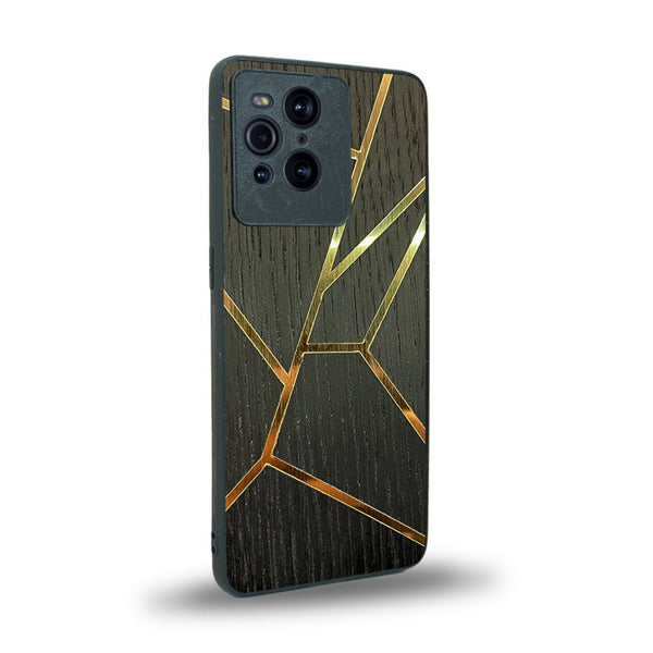 Coque de protection en bois véritable fabriquée en France pour Oppo Find X3 Pro alliant plusieurs essences de bois pour représenter des fragments design