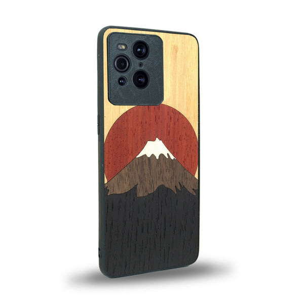 Coque de protection en bois véritable fabriquée en France pour Oppo Find X3 Pro alliant plusieurs essences de bois pour représenter le mont Fuji