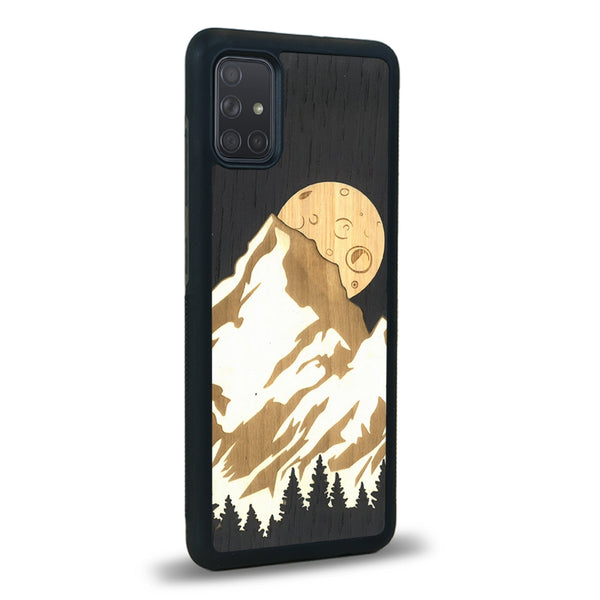 Coque de protection en bois véritable fabriquée en France pour Samsung A02S alliant plusieurs essences de bois pour représenter le mont Everest