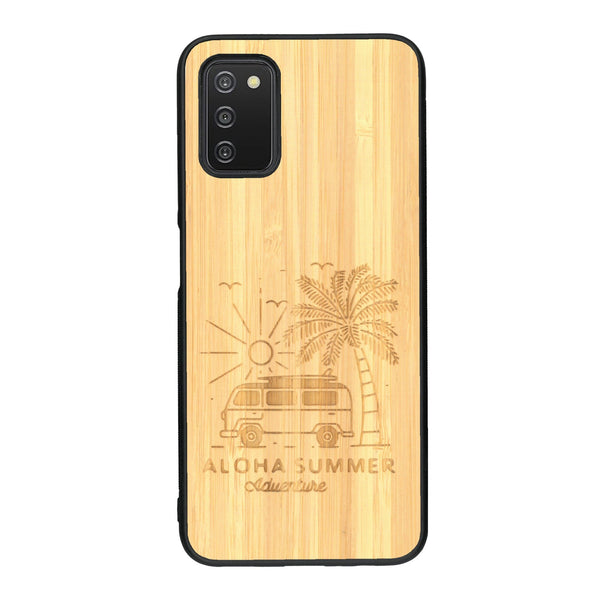 Coque de protection en bois véritable fabriquée en France pour Samsung A03S sur le thème de la plage, de l'été et vanlife.