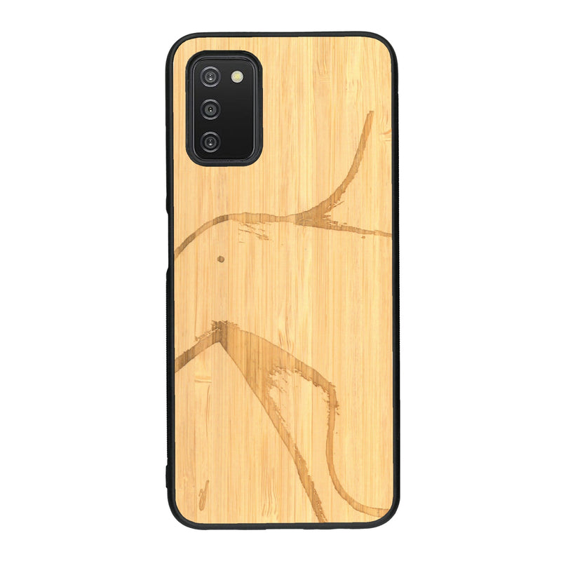 Coque de protection en bois véritable fabriquée en France pour Samsung A03S représentant une silhouette féminine dessinée à la main par l'artiste Maud Dabs