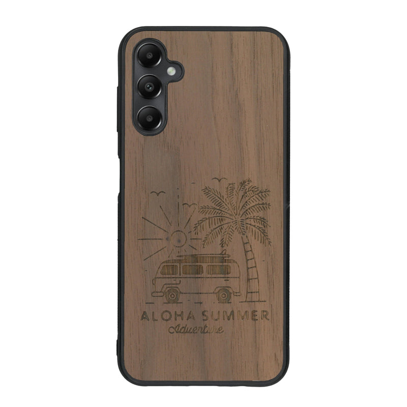 Coque de protection en bois véritable fabriquée en France pour Samsung A05S sur le thème de la plage, de l'été et vanlife.