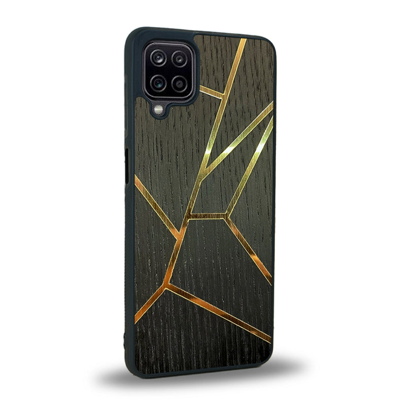 Coque de protection en bois véritable fabriquée en France pour Samsung A12 5G alliant plusieurs essences de bois pour représenter des fragments design