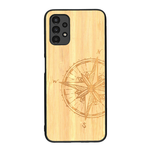 Coque de protection en bois véritable fabriquée en France pour Samsung A13 avec une gravure "rose des vents" sur le thème nautique et de l'océan qui s'inspire des boussoles de pirate