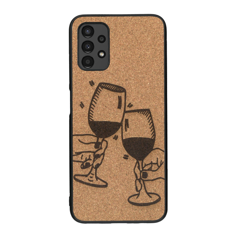 Coque de protection en bois véritable fabriquée en France pour Samsung A13 représentant une vue de face d'une flute de champagne dessinée à la main par l'artiste Maud Dabs