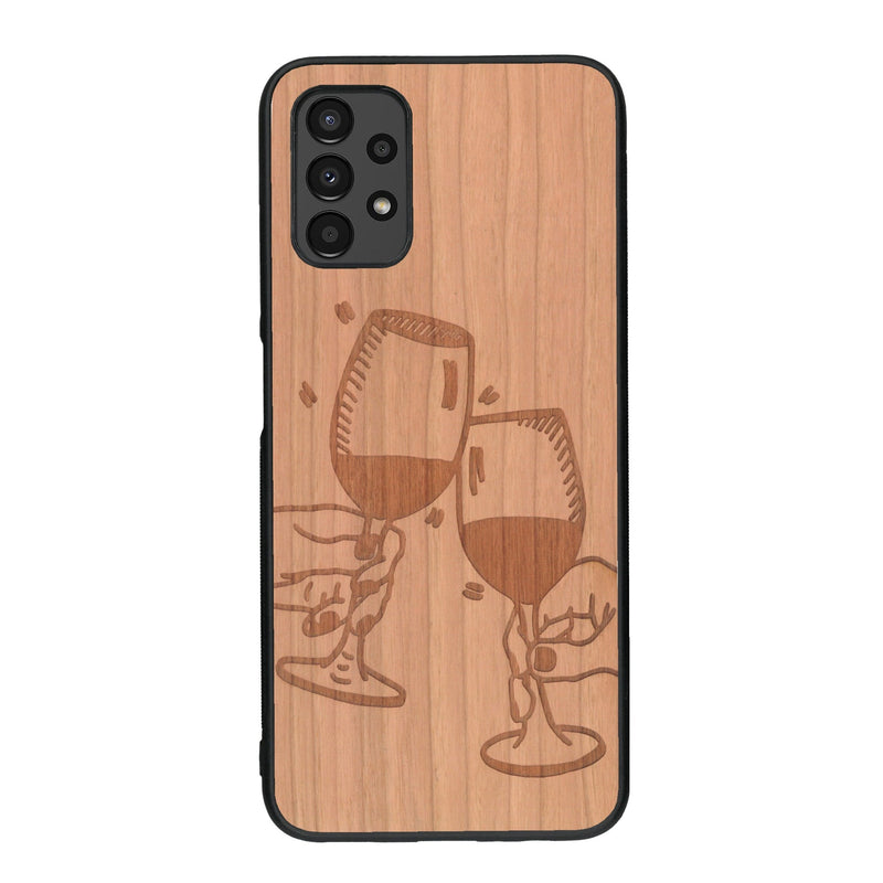 Coque de protection en bois véritable fabriquée en France pour Samsung A13 représentant une vue de face d'une flute de champagne dessinée à la main par l'artiste Maud Dabs