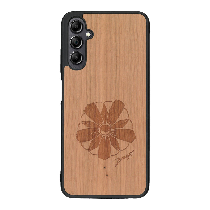 Coque de protection en bois véritable fabriquée en France pour Samsung A14 sur le thème des fleurs et de la montagne avec un motif de gravure représentant les pétales d'une fleur des montagnes