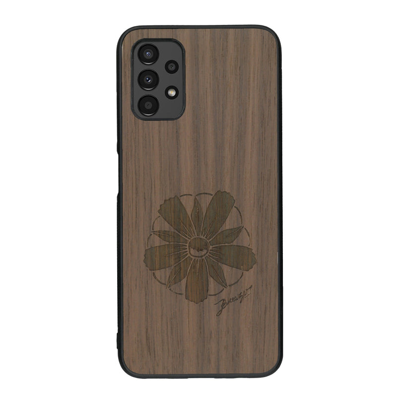 Coque de protection en bois véritable fabriquée en France pour Samsung A14 sur le thème des fleurs et de la montagne avec un motif de gravure représentant les pétales d'une fleur des montagnes