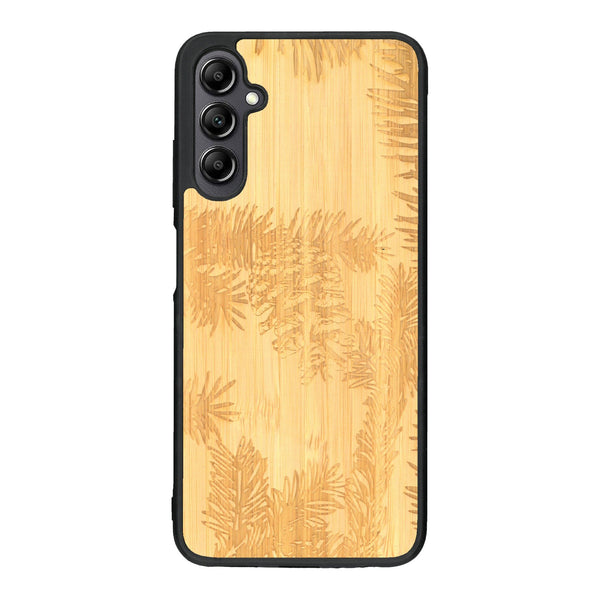 Coque de protection en bois véritable fabriquée en France pour Samsung A14 sur le thème de la nature des arbres avec un motif de gravure représentant des épines de sapin et des pommes de pin