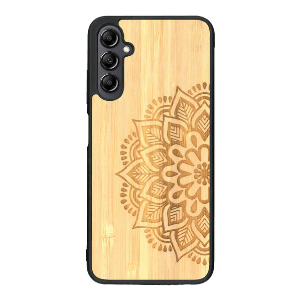 Coque de protection en bois véritable fabriquée en France pour Samsung A14 sur le thème de la bohème et du tatouage au henné avec une gravure représentant un mandala