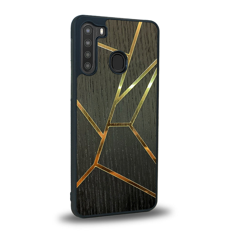 Coque de protection en bois véritable fabriquée en France pour Samsung A21 alliant plusieurs essences de bois pour représenter des fragments design