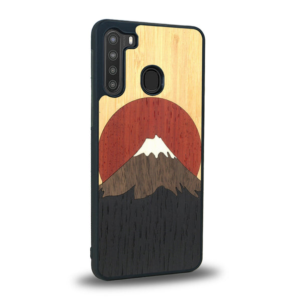 Coque de protection en bois véritable fabriquée en France pour Samsung A21 alliant plusieurs essences de bois pour représenter le mont Fuji