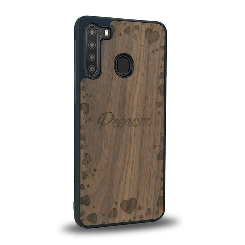 Coque de protection en bois véritable fabriquée en France pour Samsung A21 sur le thème de la fête des mères avec un motif représentant des coeurs et des feuilles