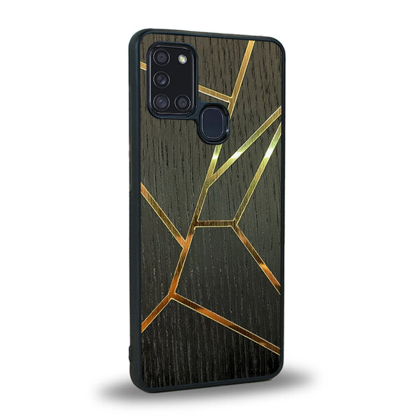 Coque de protection en bois véritable fabriquée en France pour Samsung A21S alliant plusieurs essences de bois pour représenter des fragments design