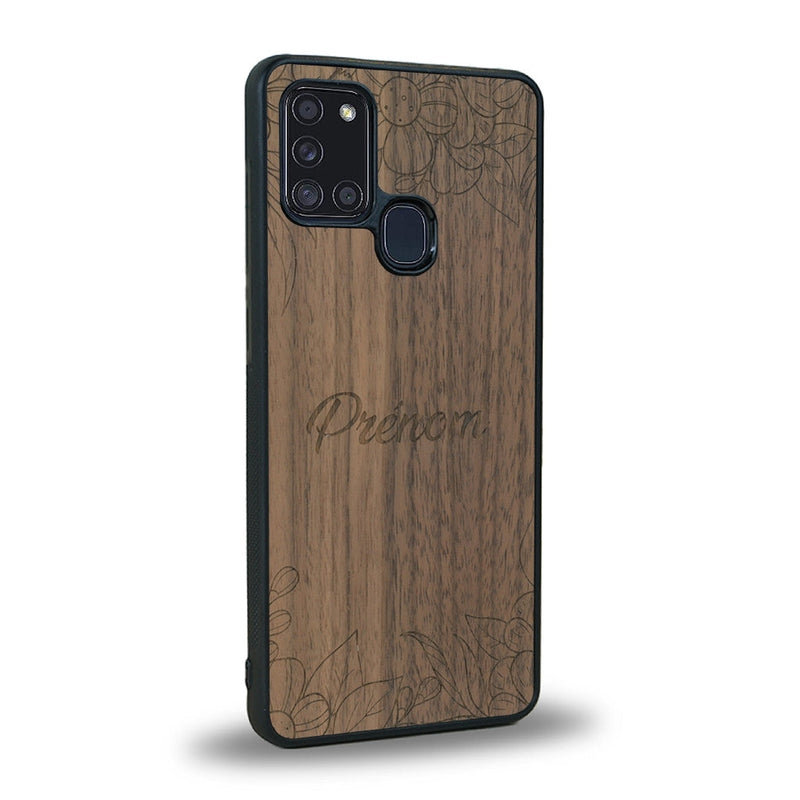 Coque de protection en bois véritable fabriquée en France pour Samsung A21S sur le thème de la fête des mères avec un motif représentant des fleurs et des feuilles