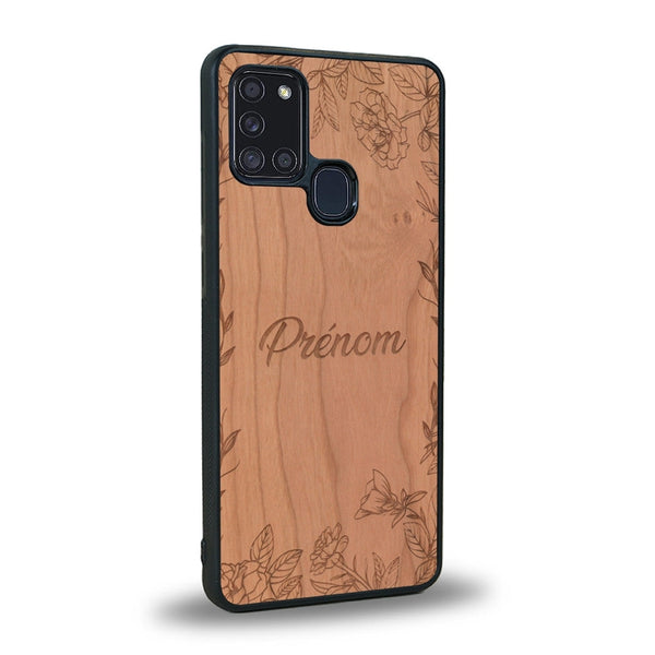 Coque de protection en bois véritable fabriquée en France pour Samsung A21S sur le thème de la fête des mères avec un motif représentant des fleurs et des feuilles