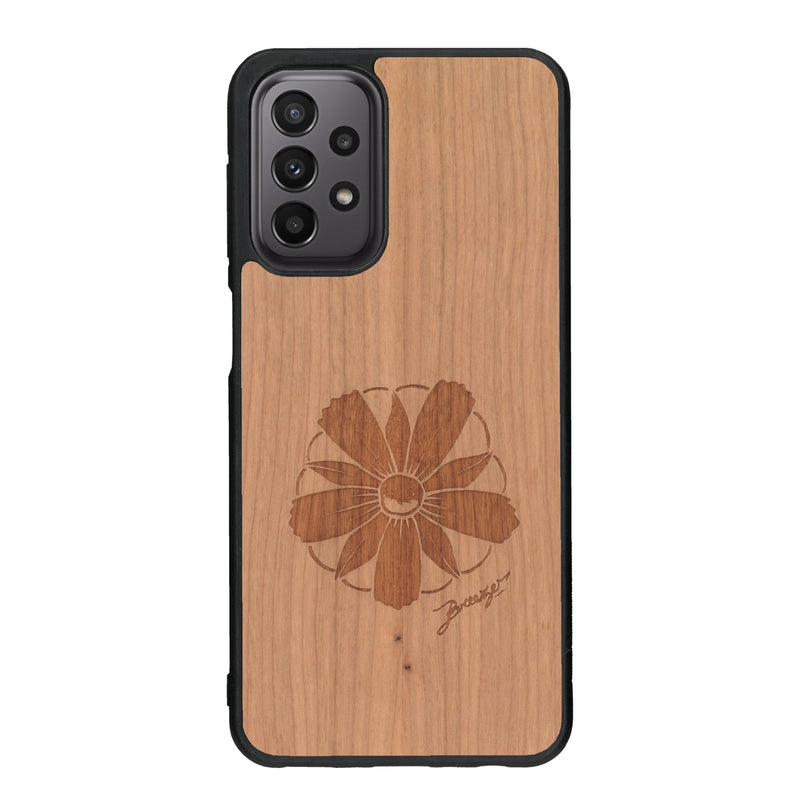 Coque de protection en bois véritable fabriquée en France pour Samsung A23 sur le thème des fleurs et de la montagne avec un motif de gravure représentant les pétales d'une fleur des montagnes