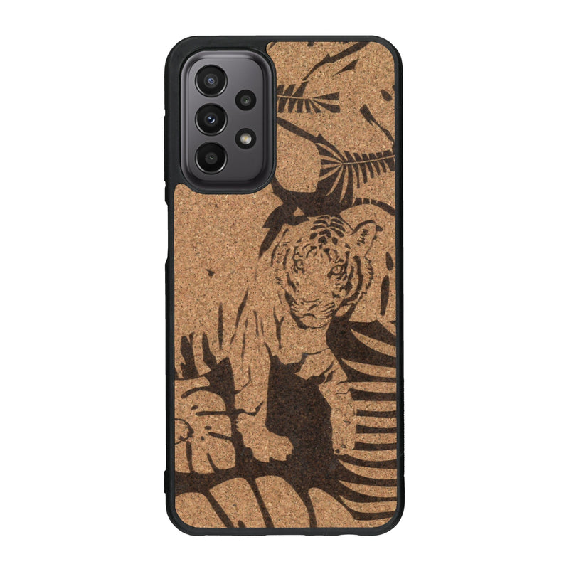 Coque de protection en bois véritable fabriquée en France pour Samsung A23 sur le thème de la nature et des animaux représentant un tigre dans la jungle entre des fougères