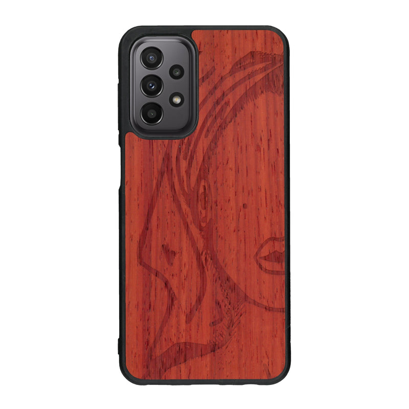 Coque de protection en bois véritable fabriquée en France pour Samsung A33 représentant une silhouette féminine épurée de type line art en collaboration avec l'artiste Maud Dabs