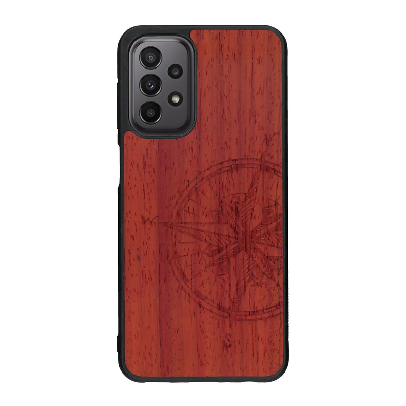 Coque de protection en bois véritable fabriquée en France pour Samsung A33 avec une gravure "rose des vents" sur le thème nautique et de l'océan qui s'inspire des boussoles de pirate