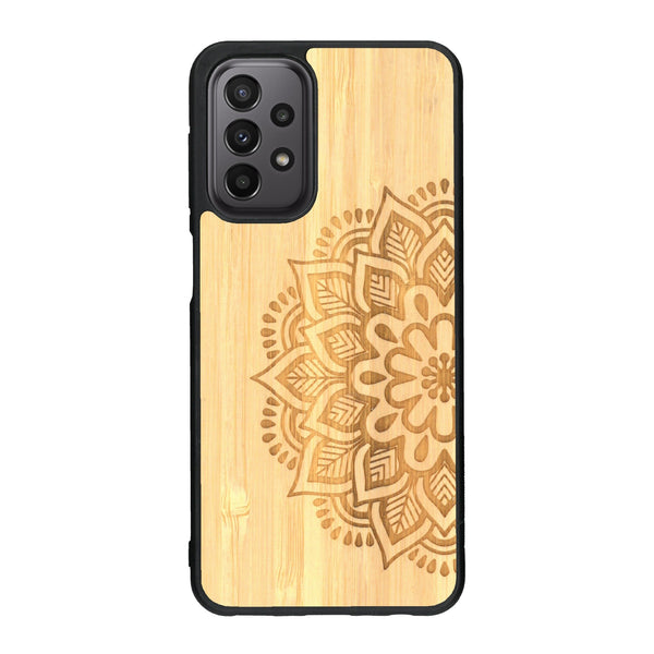 Coque de protection en bois véritable fabriquée en France pour Samsung A33 sur le thème de la bohème et du tatouage au henné avec une gravure représentant un mandala