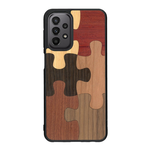 Coque de protection en bois véritable fabriquée en France pour Samsung A33 représentant un puzzle en six pièces qui allie du chêne fumé, du noyer, du bambou, du padouk, du merisier et de l'acajou