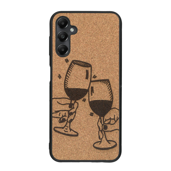 Coque de protection en bois véritable fabriquée en France pour Samsung A34 représentant une vue de face d'une flute de champagne dessinée à la main par l'artiste Maud Dabs