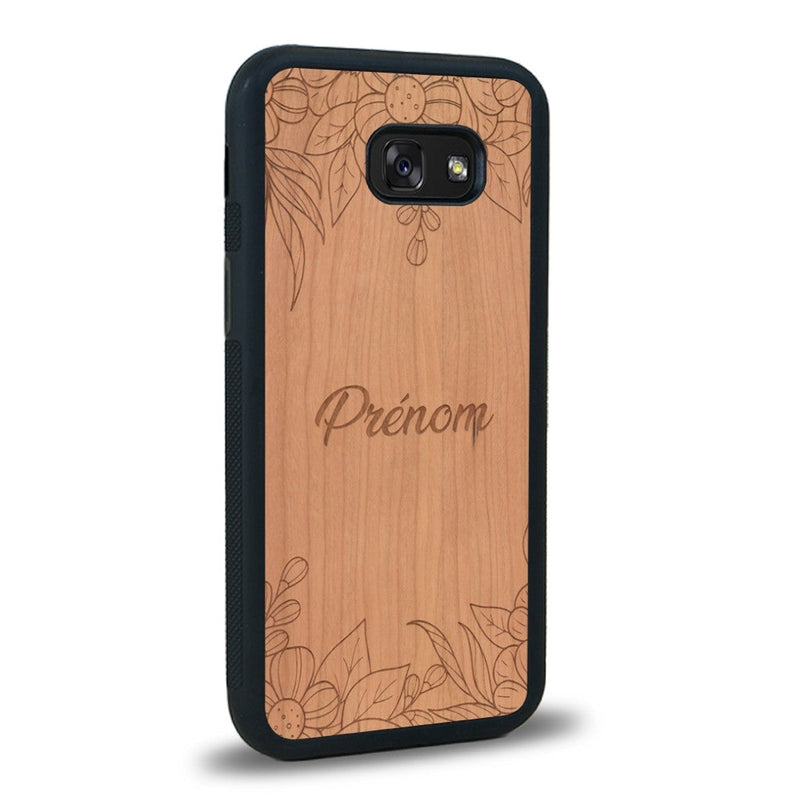 Coque de protection en bois véritable fabriquée en France pour Samsung A5 sur le thème de la fête des mères avec un motif représentant des fleurs et des feuilles