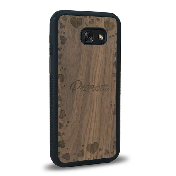 Coque de protection en bois véritable fabriquée en France pour Samsung A5 sur le thème de la fête des mères avec un motif représentant des coeurs et des feuilles