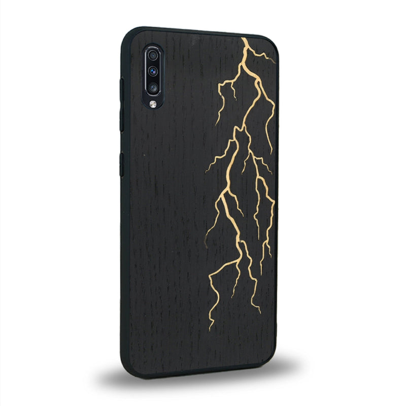 Coque de protection en bois véritable fabriquée en France pour Samsung A50 alliant plusieurs essences de bois pour représenter un éclair divin