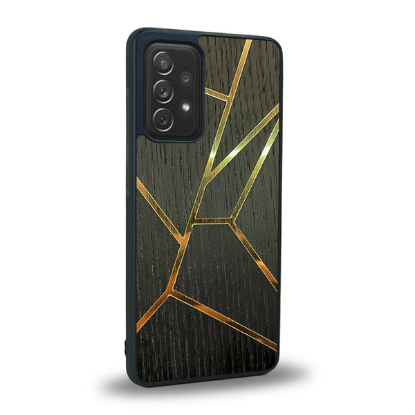 Coque de protection en bois véritable fabriquée en France pour Samsung A52 alliant plusieurs essences de bois pour représenter des fragments design