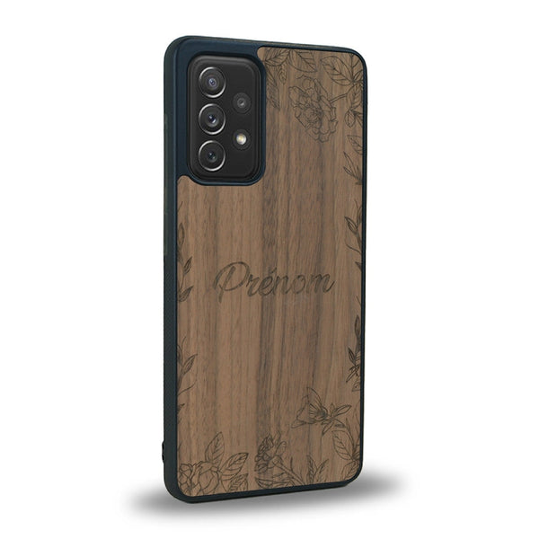 Coque de protection en bois véritable fabriquée en France pour Samsung A52 sur le thème de la fête des mères avec un motif représentant des fleurs et des feuilles