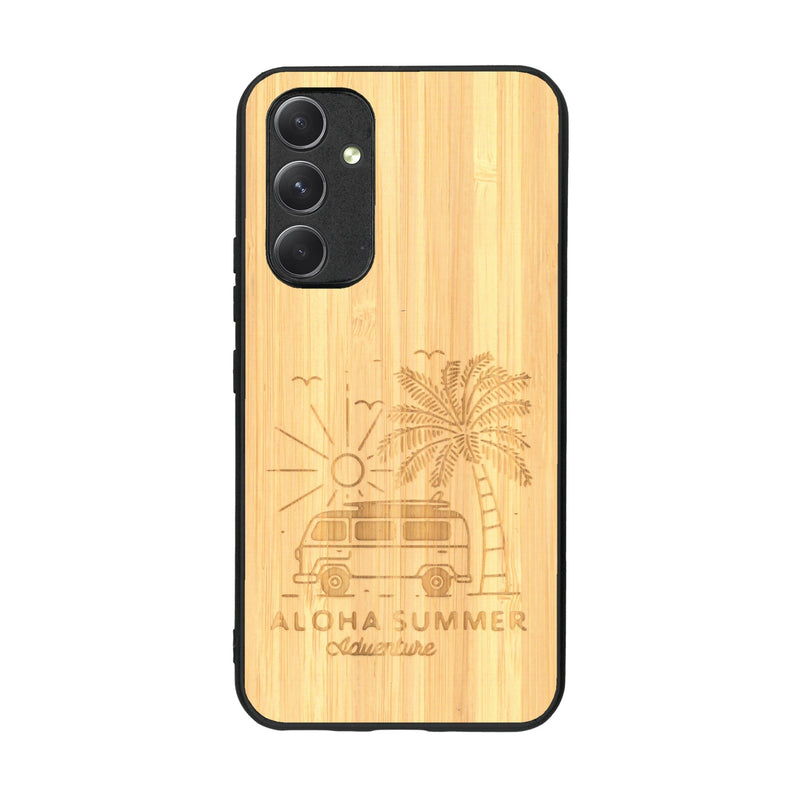 Coque de protection en bois véritable fabriquée en France pour Samsung A54 5G sur le thème de la plage, de l'été et vanlife.