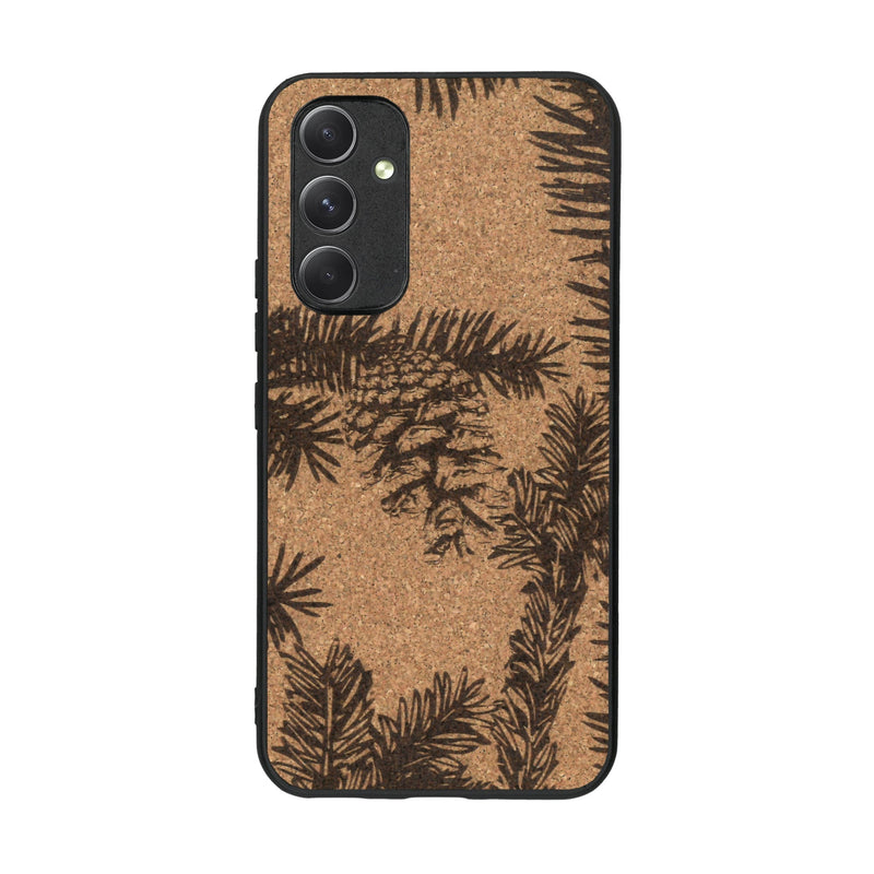 Coque de protection en bois véritable fabriquée en France pour Samsung A54 5G sur le thème de la nature des arbres avec un motif de gravure représentant des épines de sapin et des pommes de pin