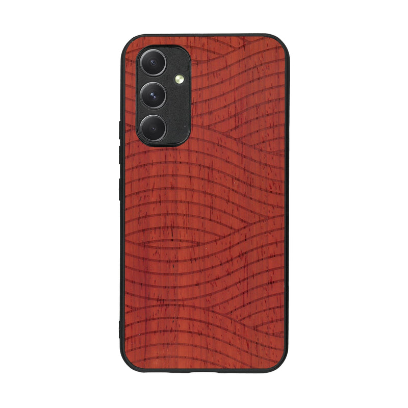 Coque de protection en bois véritable fabriquée en France pour Samsung A54 5G avec un motif moderne et minimaliste sur le thème waves et wavy représentant les vagues de l'océan